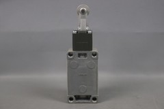 Omron WLCA2-G Limit Switch 13924Z5 AC-15 2A/250V DC-12 2a/48V Unused Original Box