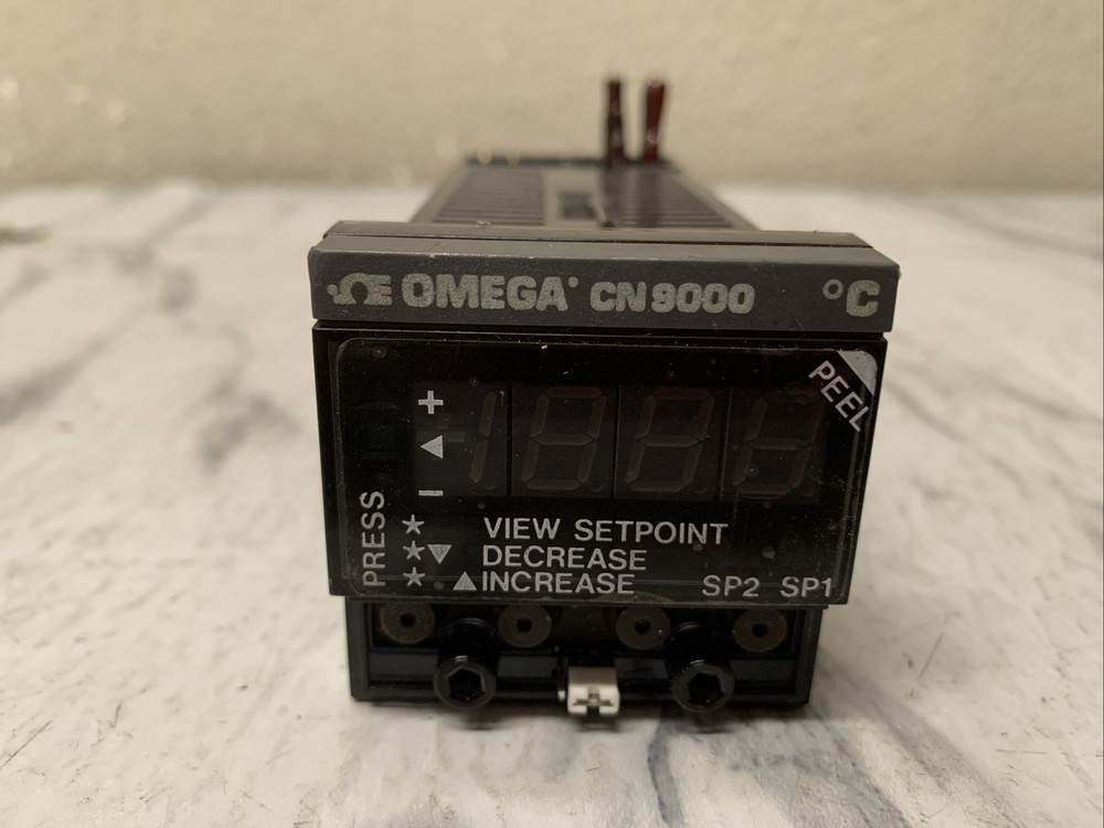 Omega Engineering, inc. CN9111 Temperature Controller CN9000A