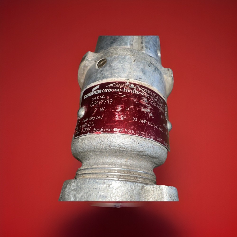 Cooper CROUSE-HINDS CPH7713 ARKTITE PLUG FOR HAZARDOUS LOCATION **Used**