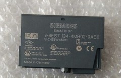 New In Box Siemens 6ES7134-4MB02-0AB0 6ES7 134-4MB02-0AB0 PLC Analog Input