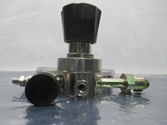 Smith Gas Regulator w/ Gauges, 300, 4000 PSI, Max Inlet 3000 PSI, 100417
