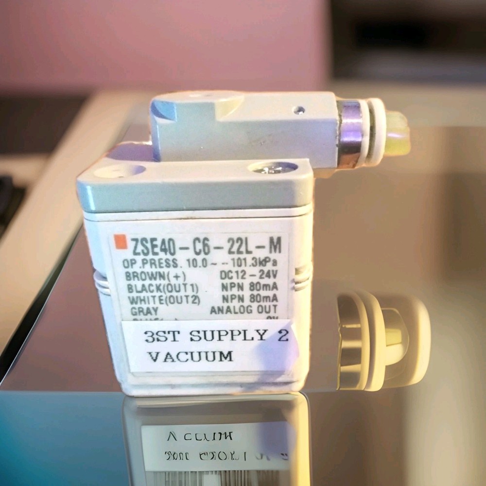 SMC ZSE40-C6-22L-M ZSE40C622LM Digital Display Pressure Sensor