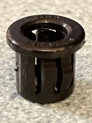 Qty 100 – HEYCO SB-375-4 Part #2030 – 3/8″ Black Snap Bushing Grommet – ID 1/4″