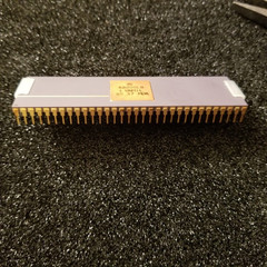 MC68000L8 Motorola CPU, rare Military package, gold legs, new, Collector piece!!