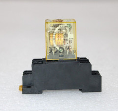 IDEC RM2S-U DIN MOUNT RELAYBASE 2-4MX10