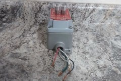 Appleton Electric EFSR-GFI 125VAC 20 A GFI Cover Receptacle & Box