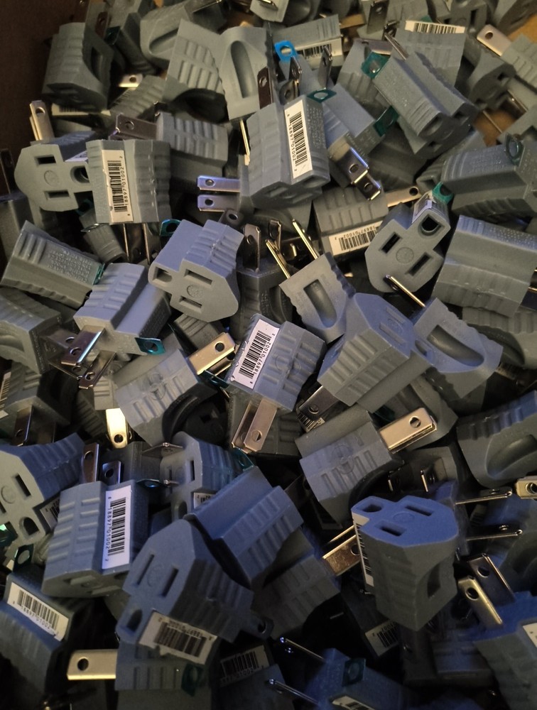 **50** CE 15 Amp 120 Volt Polarized Grounding Adapters Gray 50PCS