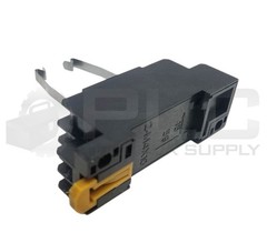 LOT OF 4 OMRON PYF08A RELAY SOCKET 7A 250V