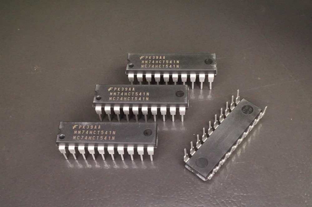Lot of 4 MM74HCT541N Fairchild 8-Bit Octal Buffer / Line Driver 3-State 20-PDIP