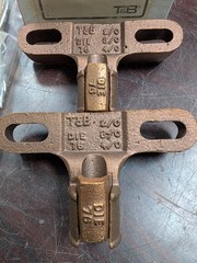 🤪 NEW THOMAS & BETTS FENCE POST GROUND CONNECTOR FG2040R3