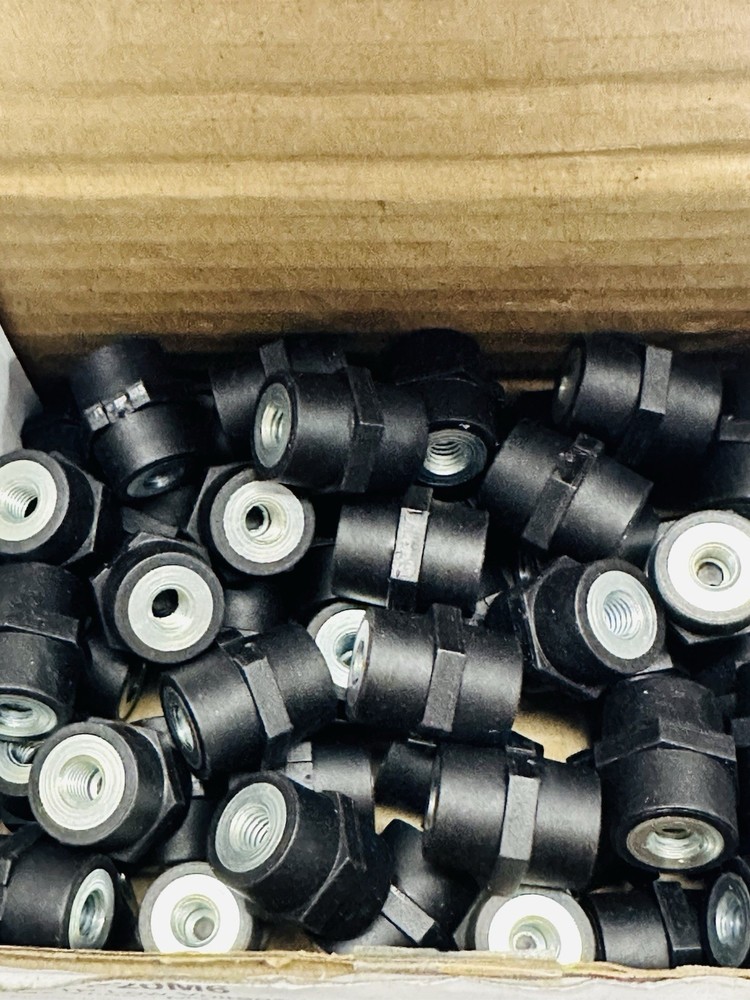 BOX OF 50 NVENT ERIFLEX 548420 INSULATORS ISO TP20M6