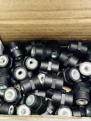 BOX OF 50 NVENT ERIFLEX 548420 INSULATORS ISO TP20M6
