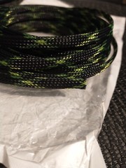 Expandable Sleeving Wire Cable Sleeve Loom, Green&Black 6mm – 12mm, 1/4″ x 25ft