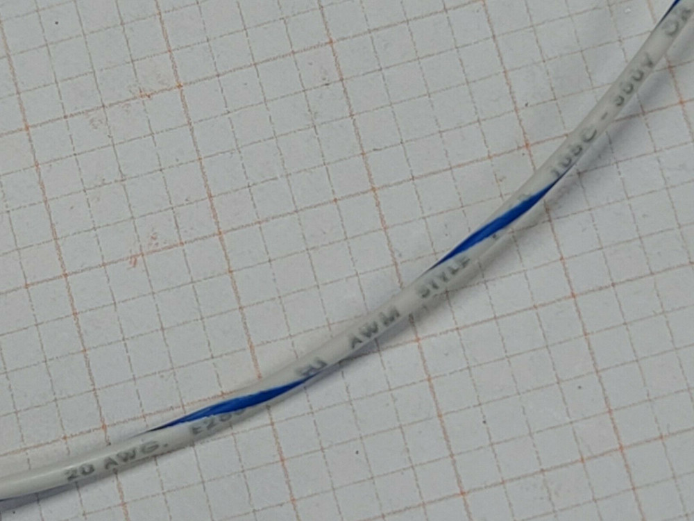 Atlas Wire #20awg 10x30T UL-1007/1569 Hook-Up Wire White w/ Blue Spiral /100ft