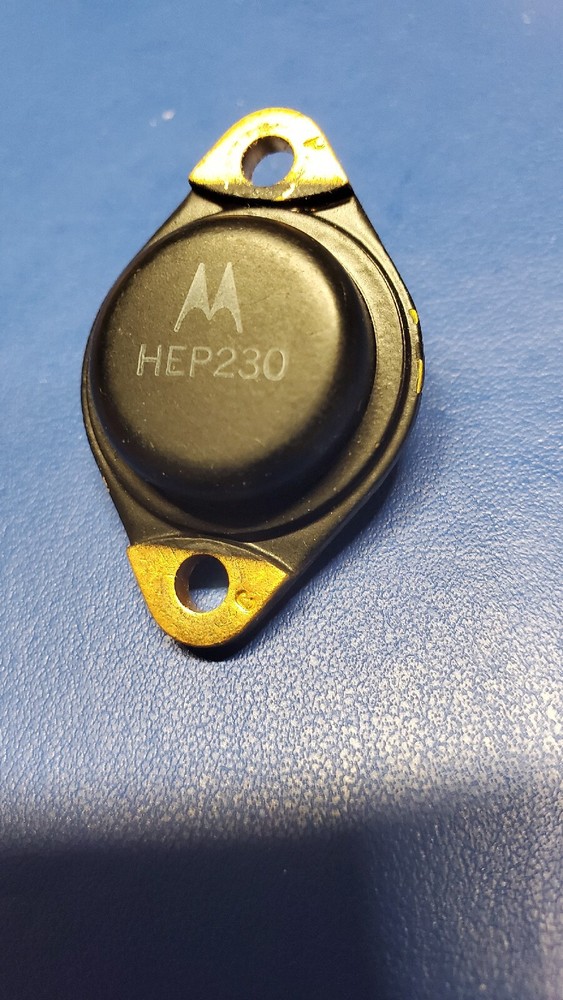 HEP230 MOTOROLA Ge PNP Audio Frequency Power Amplifier Black And Gold. Gorgeous