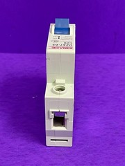 Xinade DZ47-63 C20 , C10 230/400V Circuit Breaker 10 A , 20A [Lot of 7] NEW