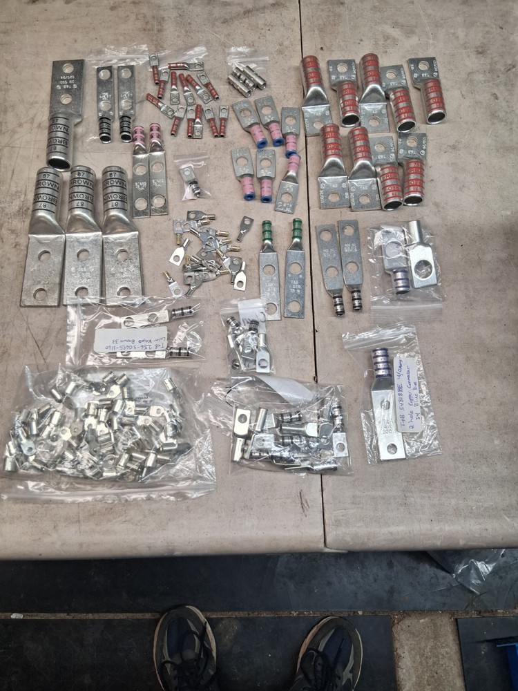 Thomas & Betts lot of 130 t&b copper crimp lugs