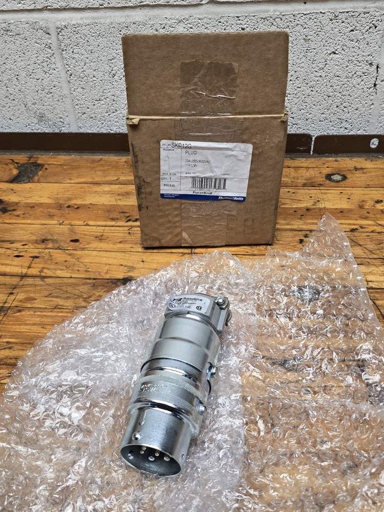 Russellstoll SKP12G, 600 V 20 A 11-Pole 12-Wire Pin and Sleeve Plug NEW FREESHIP