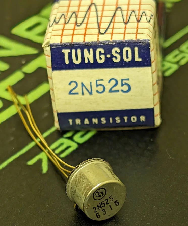 2N525 – TUNG-SOL – 1963 TRANSISTOR W/ ORIGINAL BOX – NTE102