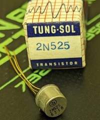 2N525 – TUNG-SOL – 1963 TRANSISTOR W/ ORIGINAL BOX – NTE102
