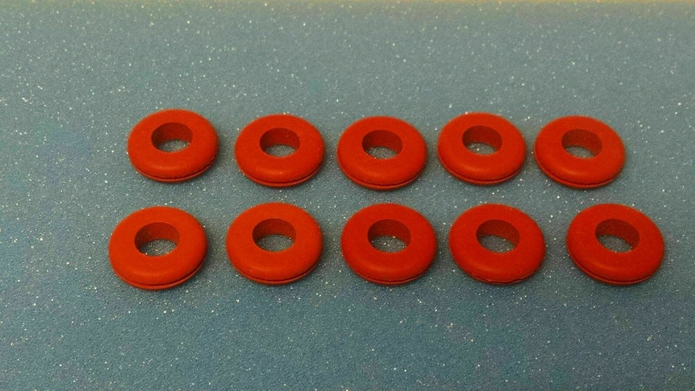 Soft/ Rubber / Grommets/ 1 IN x 1/2 IN WITH 1/16″ GROOVE/ LOT OF 10 PC.