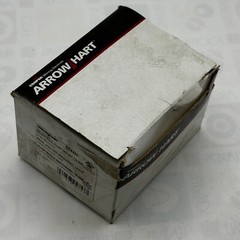 Arrow Hart 5744N, 30A,125V/250V, 14-30R RECEPTALCE FLUSH MOUNT ⭐