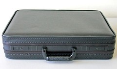 06373 – PLATT LUGGAGE – DELUXE SOFT MOLDED ATTACHE CASE – Inside Dimensions (LxW