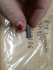 CD40106BE Hex Schmitttrigger