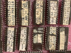 B8702A INTEL w/labels ns MAY VARY 24-PIN CERDIP EPROM All VINTAGE 76+ UOS QTY-1