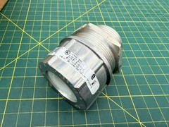 Hubbell SHC1051 Kellems Wire Management Cord Connector .88-1.00″ Diam 1-1/4″ Hub