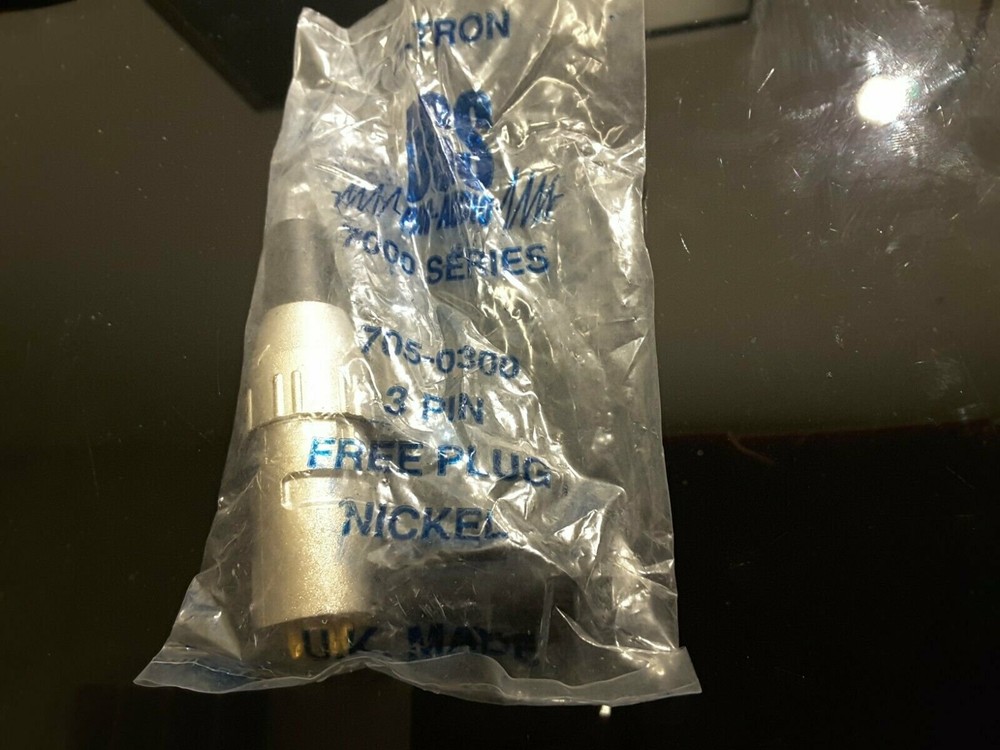 Deltron Emcon XLR CONNECTOR 705-0300 Die Cast Nickel Shell -Gold NEW $12