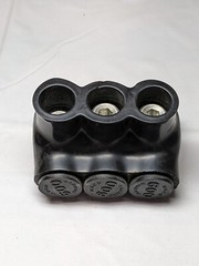 ILSCO Insulated Multi-Tap Connector 3 Port 2 Side Entry PBTD-3-500