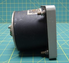 Shut / Open Gauge 3.5″ Dial, Square Front Flange 4.5″ x 4.5″