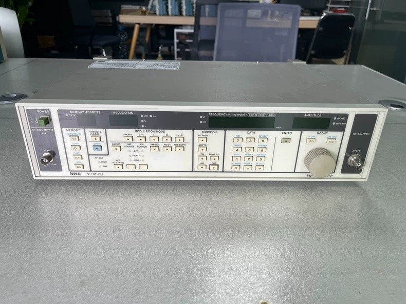 1PCS levear VP-8193D Signal Generator Stereo 100KHz to 140MHz /Good function