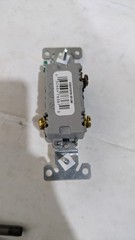 EATON 104818 | CSB315STB TOGGLE SWITCH (1 BOX OF 10)