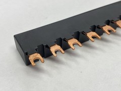 Siemens 3RV1915-1DB Busbar 3-Phase 600VAC 65A