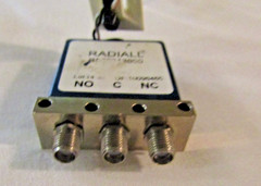 R570313000 RADIALL DC-3GHZ SPDT COAXIAL SWITCH 80dB SMA female