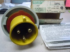 BRYANT 330P4W – PS, IEC, PLUG, 2P3W, 30A 125V, WATER TIGHT