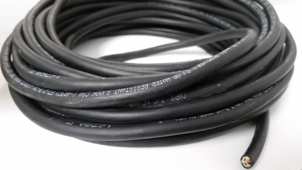 16/3 SJOOW Indoor/Outdoor Portable Cord 300V 250′ Black NEW!!