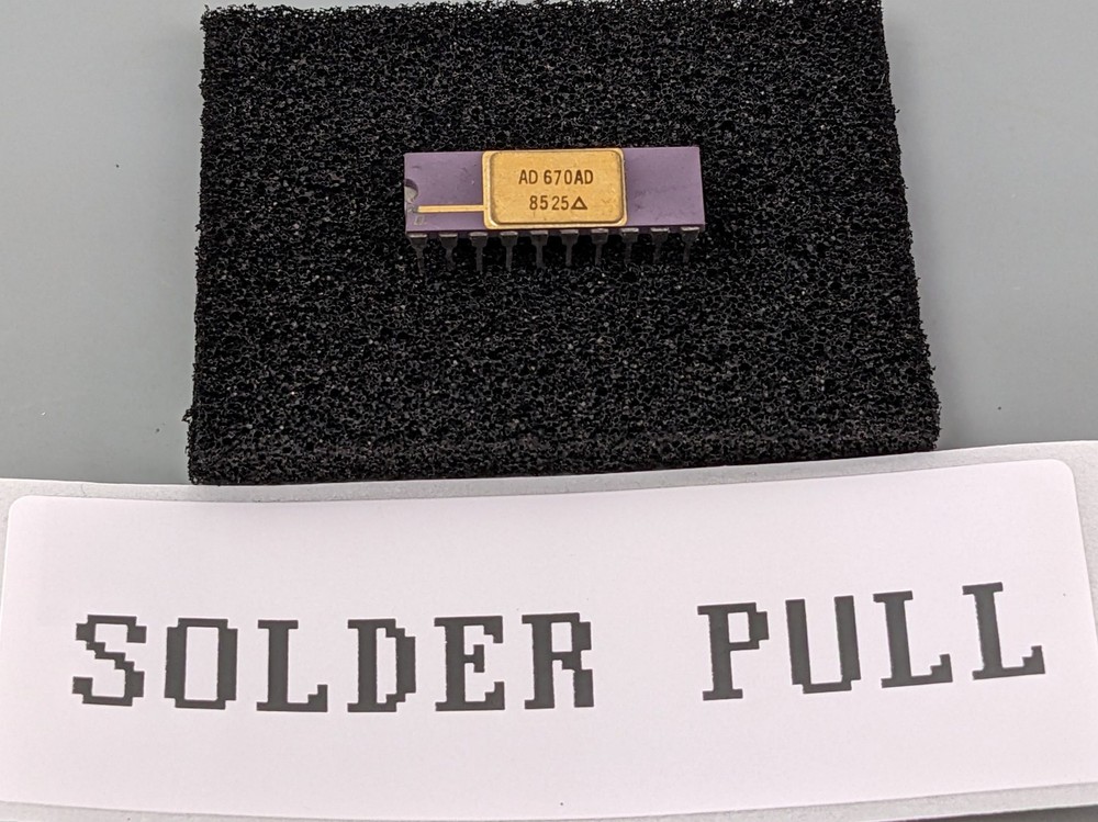 Analog Devices AD670AD Analog to Digital Converter IC
