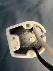 Leviton 395-W Medium BI Pin Rapid Start lamp holder 660 Watt