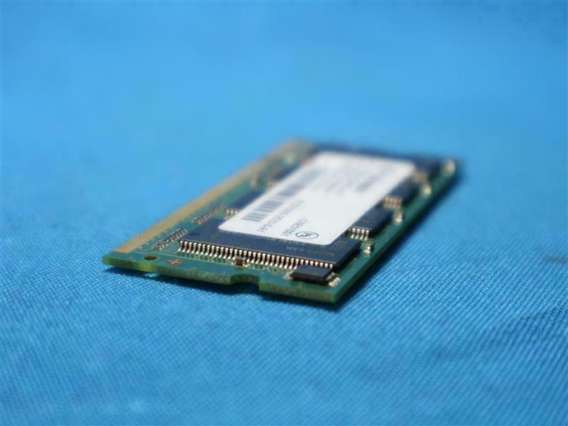 Infineon HYS64D32020HDL-6-C PC2700S-2533-0-A1 256MB