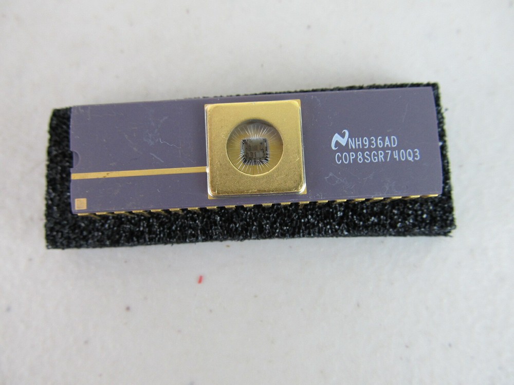 National COP8SGR740Q3 IC 8-Bit CMOS Microcontroller Rare, Vintage IC, Gold Cer.