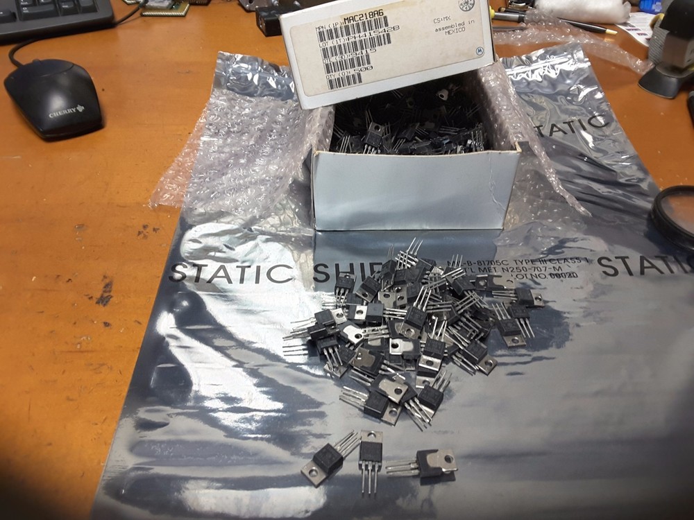(10) ON MAC218A6 Thyristor TRIAC 400V 100A 3-Pin(3+Tab) TO-220 NEW RARE SALE $10