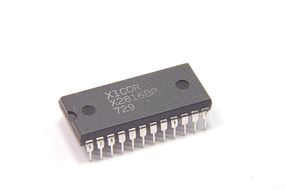 Lot of 2 – XICOR X2816BP EEPROM IC, 2KX8 DIP24 NEW