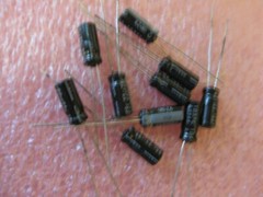 UVZ1E220MDH CAPACITOR ALUM ELEC RADIAL 22uF 25V 20% NICHICON (LOT OF 20)