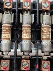 Industrial 3-Pole Fuse Block Holder Disconnect Cartridge Fuse Panel Mount OEM