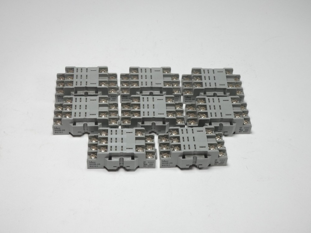 *Lot of 8* Idec SH3B-05 Relay Socket 10A 300VDC