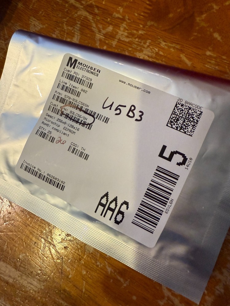 NEW LOT of 25 Microchip Technology Chip 2-pin Serial EEPROM # 579-93LC56SN