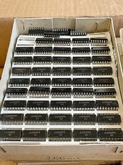 K561IR9 = CD4035 IC ~ Microchip USSR NOS X100 PCS
